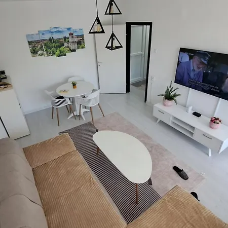Stan Na Dan Centar Apartamento